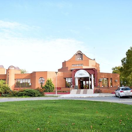 Hotel Zlatna Obala Bečej Exteriér fotografie